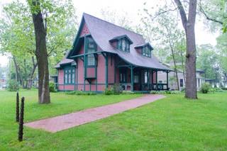 Picture:  Fillebrown House by James Schuder